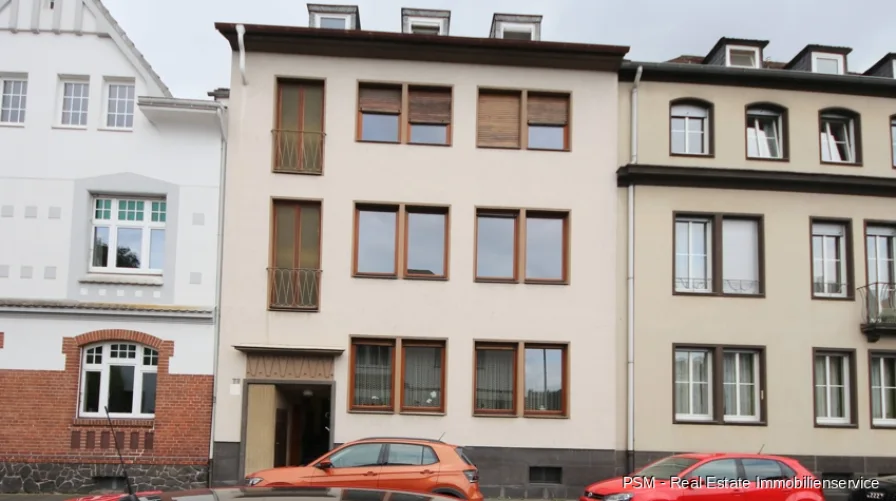 Aussenansicht  - Wohnung mieten in Neuwied - Große modernisierte 2 Zimmer Hochparterre Wohnung mit Balkon in zentraler Lage