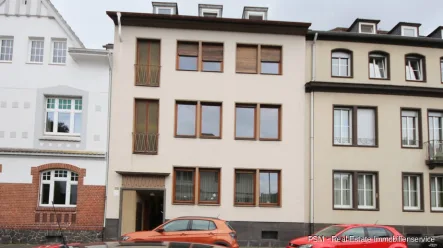 Aussenansicht  - Wohnung mieten in Neuwied - Große modernisierte 2 Zimmer Hochparterre Wohnung mit Balkon in zentraler Lage