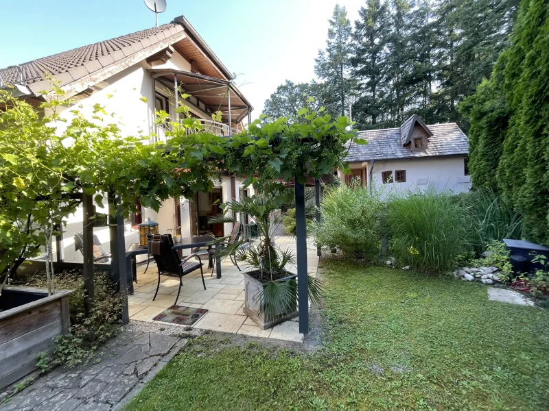 Haus_Garten_Sauna - Haus kaufen in Glashütten - Natur und Erholung mit kurzer Fahrtzeit nach Königstein, Frankfurt...EFH mit Elw und Saunahaus