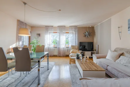 Wohnzimmer_2 - Wohnung kaufen in Ginsheim-Gustavsburg - 3-Zimmer Wohnung mit 2 Balkonen und Kfz-Stellplatz. Bezugsfrei ab dem 01.09.2024!