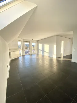 Wohnzimmer - Wohnung kaufen in Oppenheim - Traumhafte Maisonette-Wohnung mit Dachterrasse und Ausblick auf die Katharinenkirche