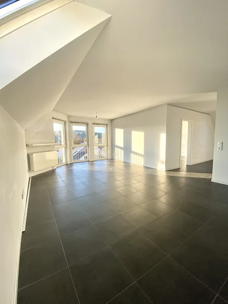 Wohnzimmer - Wohnung kaufen in Oppenheim - Traumhafte Maisonette-Wohnung mit Dachterrasse und Ausblick auf die Katharinenkirche