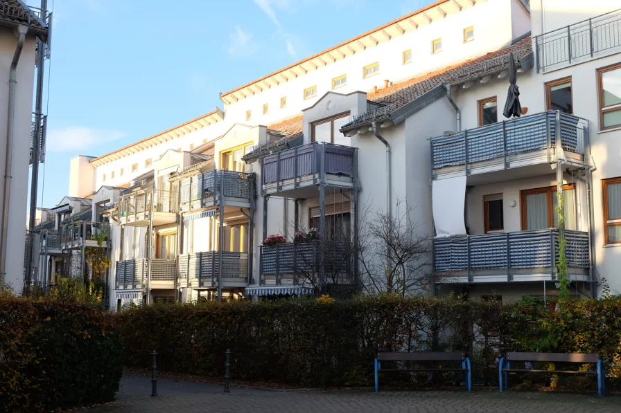 Hausansicht - Wohnung kaufen in Budenheim - Ideale Kapitalanlage! ETW  3-Zimmer-Maisonette- Wohnung mit Balkon in zentraler Lage