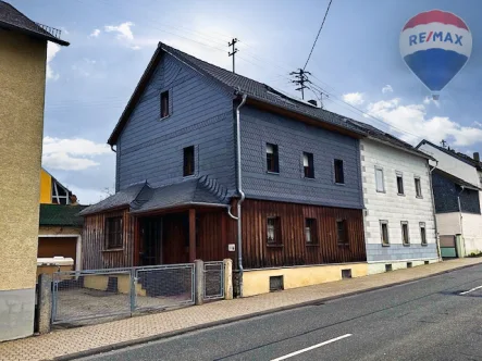 01 Außenansicht - Haus kaufen in Weisel - Historisches EFH mit großer Garage in Weisel
