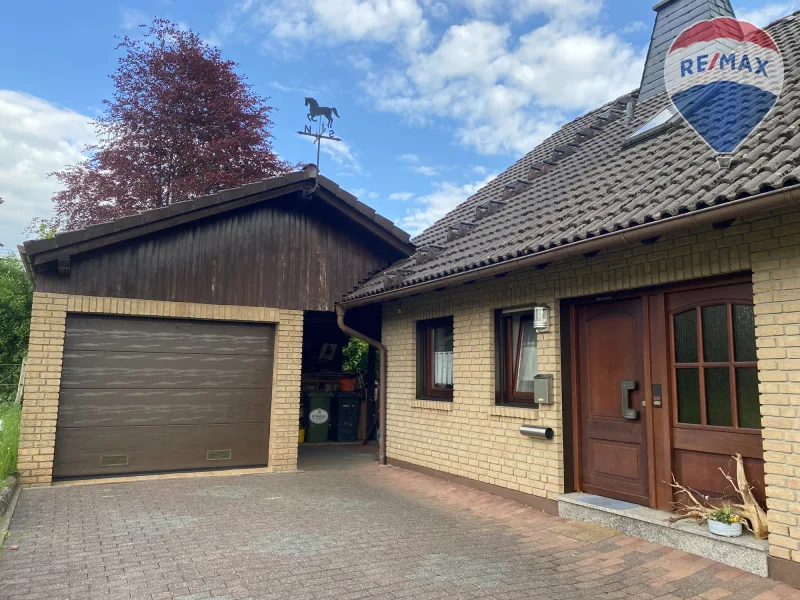 Haus und Garage