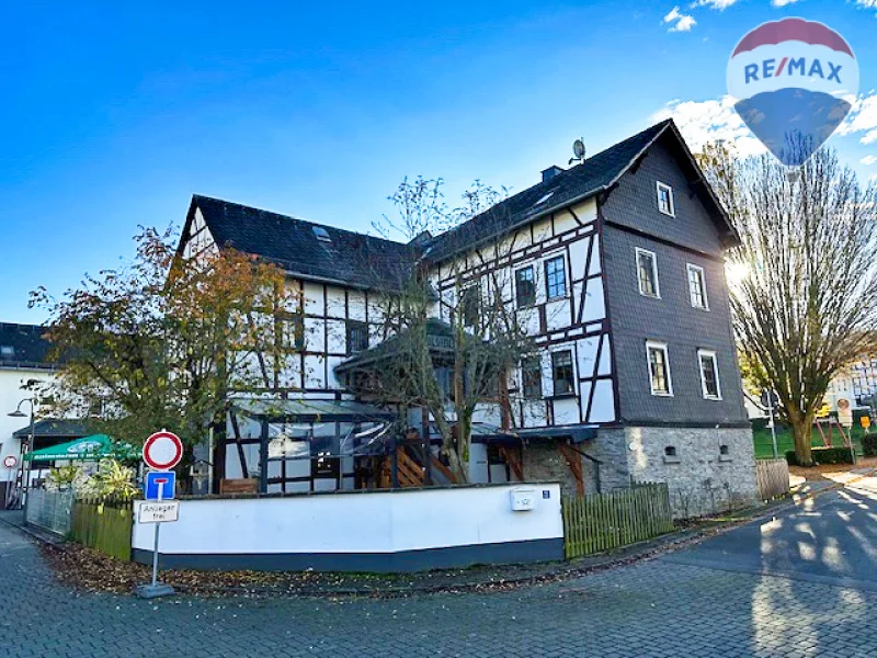 01 Vorderseite - Haus kaufen in Weinbach - Renoviertes Fachwerkhaus mit Charme in Weinbach sucht Liebhaber