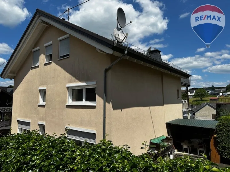 01 Außenansicht MFH - Haus kaufen in Beselich - Kapitalanlage: MFH mit Anbau in Beselich