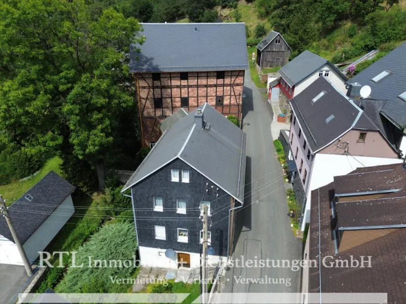 Haus und Scheune - Haus kaufen in Hirschberg - Einfamilienhaus mit riesiger Scheune!