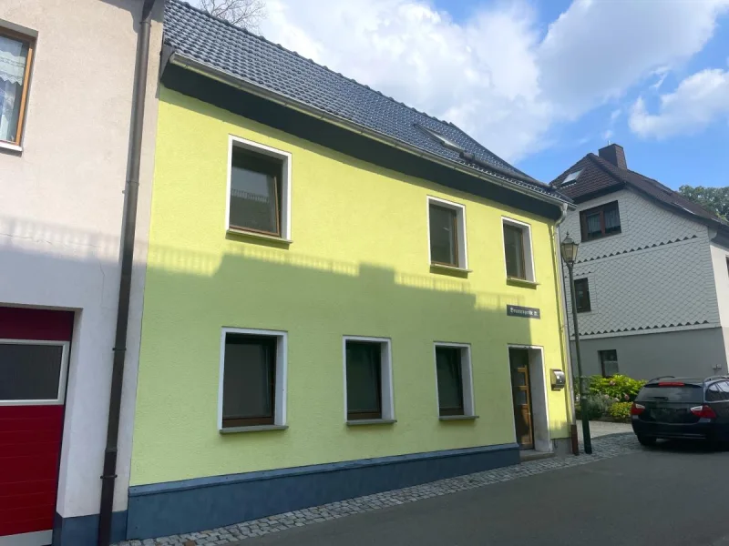 Außenansicht  - Haus kaufen in Schleiz  - Einfamilienhaus in zentraler Lage!