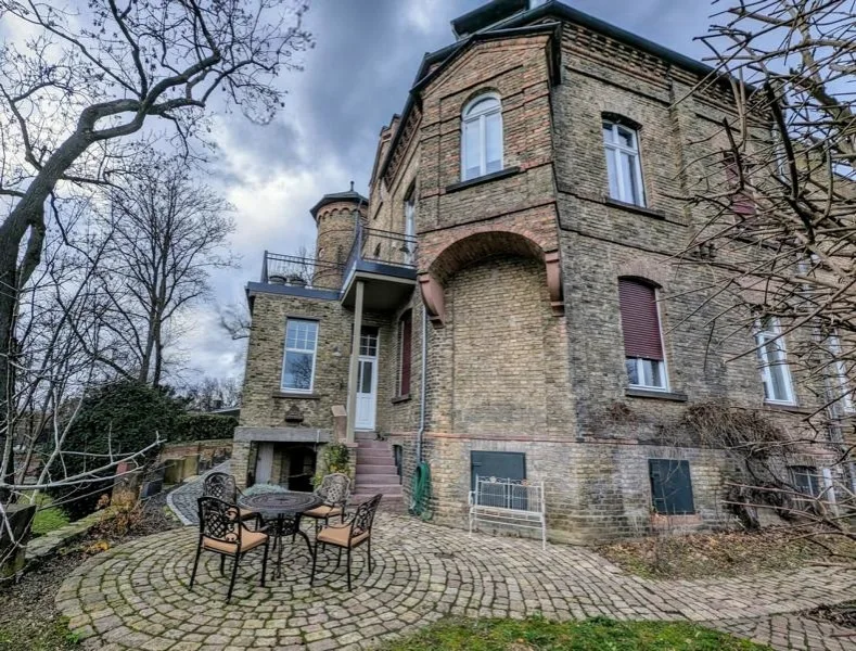 Terrasse und Haus