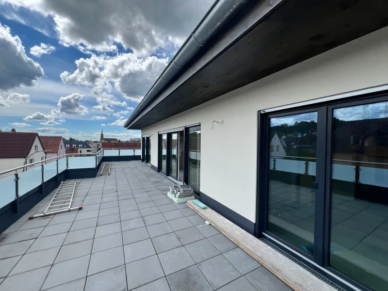 Dachterrasse - Wohnung kaufen in Alzenau - **NEUBAU-Erstbezug Penthouse mit großer Dachterrasse / Fahrstuhl**