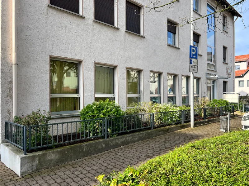 Außenansicht  - Büro/Praxis mieten in Gelnhausen - **Zentrale Büro - oder Praxisfläche im Herzen von Gelnhausen-Stadt**