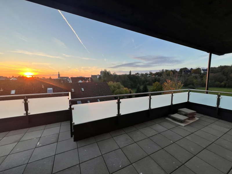 Dachterrasse - Wohnung kaufen in Alzenau - **NEUBAU-Erstbezug Penthouse mit großer Dachterrasse / Fahrstuhl**