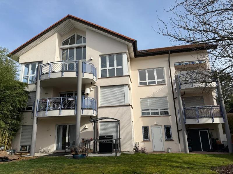 Ansicht vom Garten - Wohnung kaufen in Linsengericht - **Attraktive hochwertige Maisonette-Wohnung mit traumhaftem Blick ins Grüne**