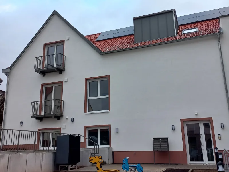 Eingangsseite  - Wohnung mieten in Mönchberg - 2-Zimmer-OG Mietwohnung!