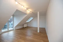 Schlafzimmer mit zweitem Balkon.