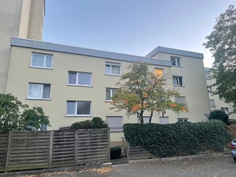 Ansicht 1 - Wohnung kaufen in Oberursel (Taunus) - Attraktive 4-Zimmer-Eigentumswohnung mit Loggia und Kellerraum