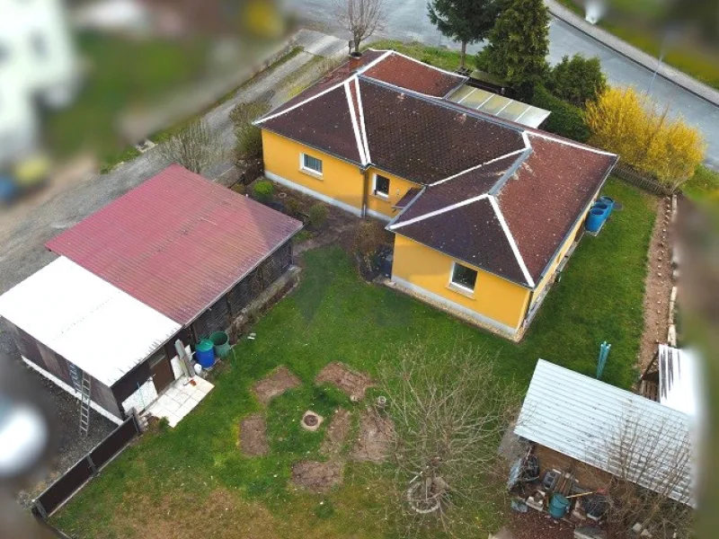 Gesamtansicht - Haus kaufen in Wünschendorf - PROVISIONSFREI*: Das will JEDER - Willkommen im Bungalow-Leben!