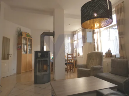 Wohnzimmer OG - Wohnung kaufen in Gera - PROVISIONSFREI* - Charmante, vermietete Familienwohnung mit modernem Ambiente!