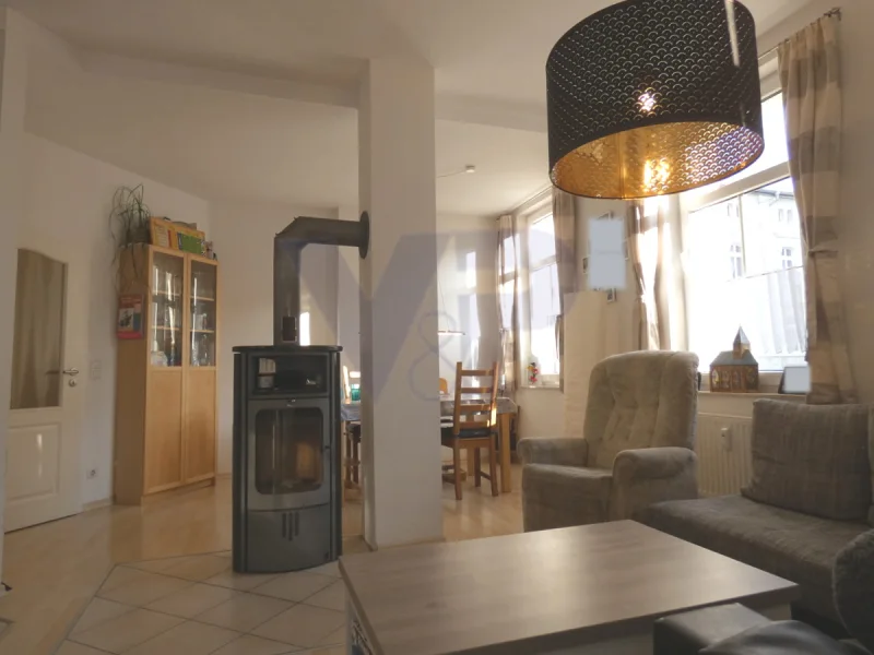 Wohnzimmer OG - Wohnung kaufen in Gera - PROVISIONSFREI* - Charmante, vermietete Familienwohnung mit modernem Ambiente!