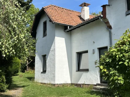 M215 Aussenansicht - Wohnung mieten in Kronberg im Taunus - Hübsche kleine Dachgeschosswohnung im Grünen