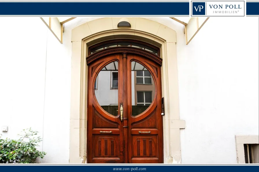 Titelbild-Logo - Wohnung kaufen in Frankfurt am Main - Großzügige Maisonette mit Lift und Dachterrasse im repräsentativen Altbau