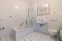 Badezimmer Ansicht I