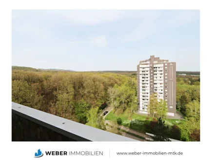 Blick vom Balkon  - Wohnung kaufen in Kronberg - +++ RUHE-Lage am Waldrand mit fantastischer Weitsicht +++