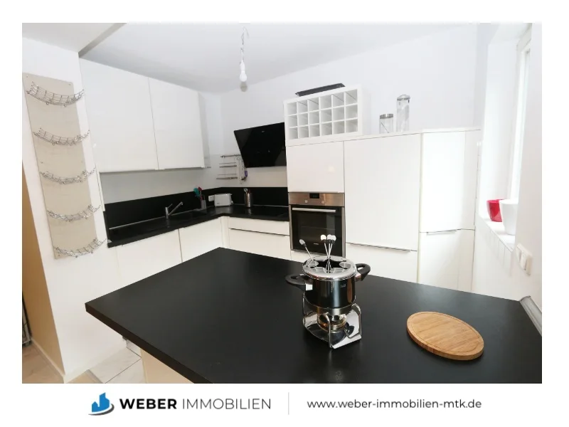 Küche - Wohnung kaufen in Kronberg im Taunus - ++ Erdgeschosswohnung (möbliert) mit  maßangefertigter Küche und XXL-TERRASSE++