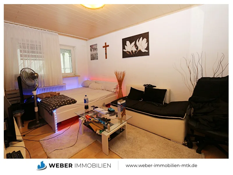 Schlafzimmer groß  - Wohnung kaufen in Hattersheim am Main - Kapitalanlage ++ SONNEN-Balkon + TGL- Bad + OPTIMALE Infrastruktur + TG-Stellplatz + seniorengerecht