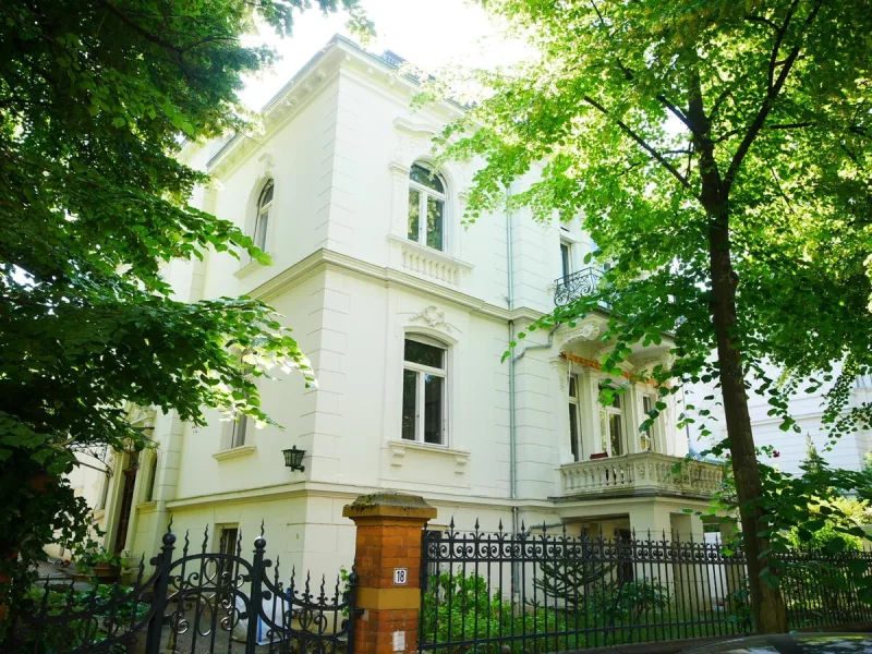  - Haus kaufen in Wiesbaden - Toplage City-Ost - Altbauvilla mit 3 Wohnungen in Bestlage