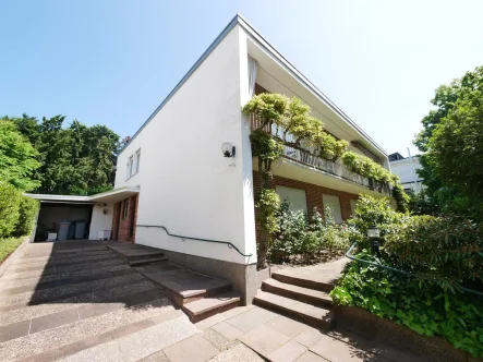  - Haus kaufen in Wiesbaden - Traumlage Riederberg - 2-Fam.-Haus in sehr guter Halbhöhenlage
