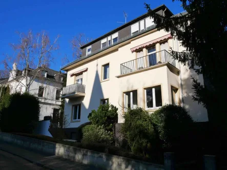 Vorderansicht - Haus kaufen in Wiesbaden - Toplage seitlich der Biebricher Allee - Mehrfamilienhaus in ruhiger und beliebter Lage