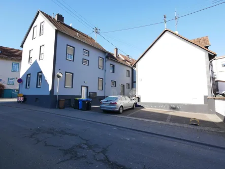  - Haus kaufen in Idstein - Top-Kapitalanlage - Sehr gut instand gehaltenes Mehrfamilienhaus in Idstein-Wörsdorf