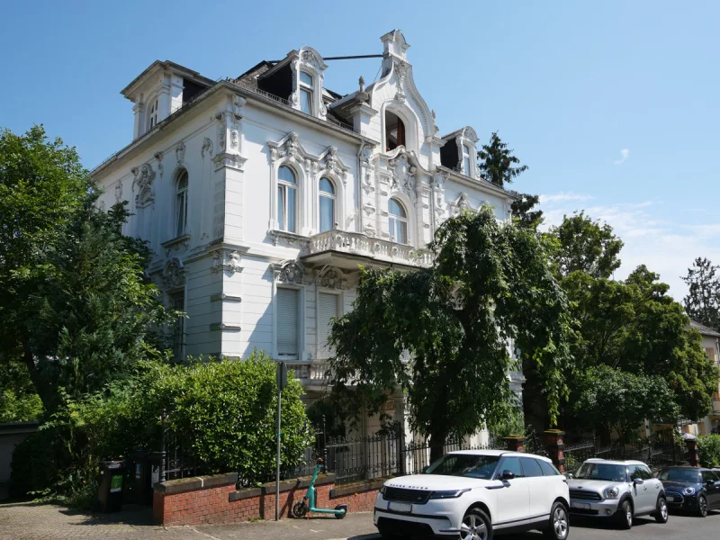 Außenansicht - Wohnung kaufen in Wiesbaden - Jugendstil-Juwel2-Zim.-ETW + zusätzl. Zimmer unterhalb Griech. Kapelle