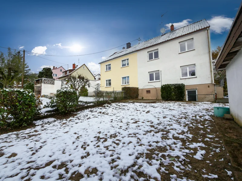 Außenansicht - Haus kaufen in Wiesbaden / Naurod - "Freigestellt"Zweifamilienhaus in beliebter und ruhiger Wohnlage in Wiesbaden-Naurod!