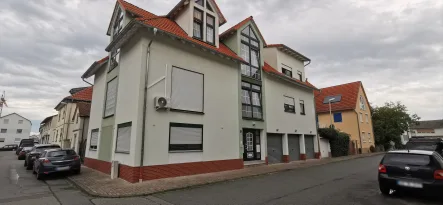 Eckhaus Hausansicht - Haus kaufen in Stockstadt am Rhein - Gepflegt und Renditestark