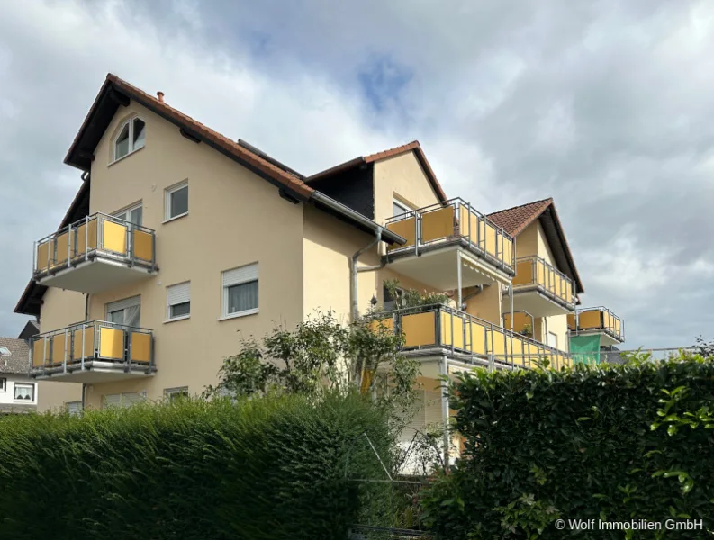 Aussenansicht - Wohnung kaufen in Karben - Bezaubernde Maisonettewohnung in ruhiger, zentraler Lage von Kleinkarben