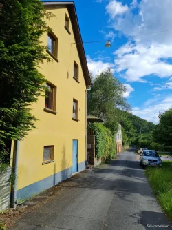 Straßenansicht - Haus kaufen in Sauerthal - Wohnen in idyllischer und ruhiger Lage in Sauerthal