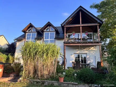 Titelbild - Haus kaufen in Weisel - Schönes, großzügiges Einfamilienhaus mit Garten und Garage in Weisel zu verkaufen