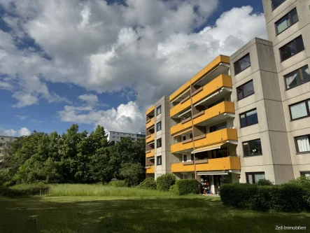 Außenanlage - Wohnung kaufen in Oberursel - 2-Zimmer-Eigentumswohnung mit Balkon und Stellplatz zu verkaufen