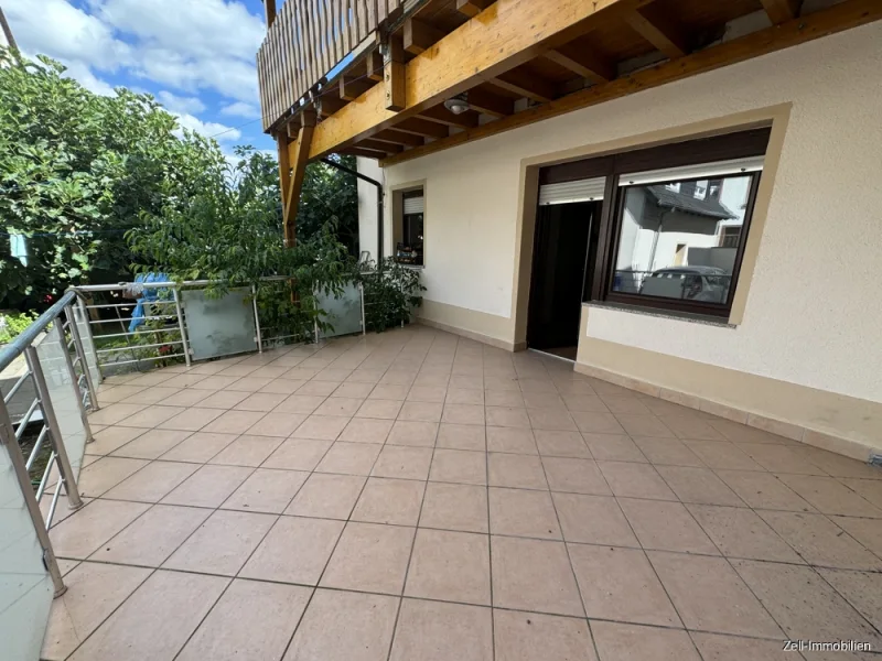 Terrasse - Wohnung mieten in Geisenheim / Johannisberg - 4 Zimmer Wohnung mit Terrasse