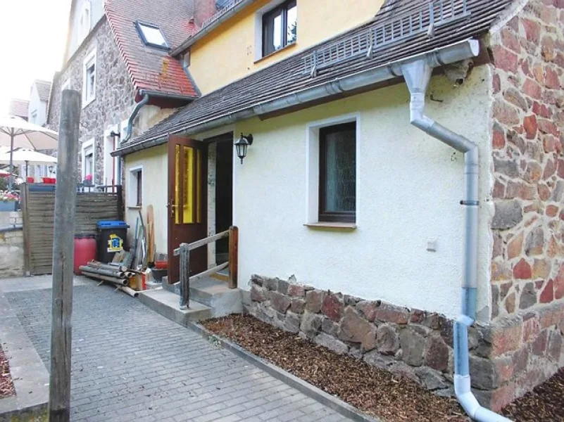 Eingang  - Haus kaufen in Dresden / Cossebaude - Haus in Höhenlage