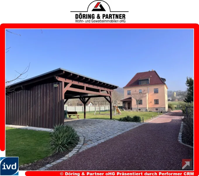 Einfahrt mit Carport - Zinshaus/Renditeobjekt kaufen in Bad Köstritz - schickes Mehrgenerations-Haus mit großen Grundstück