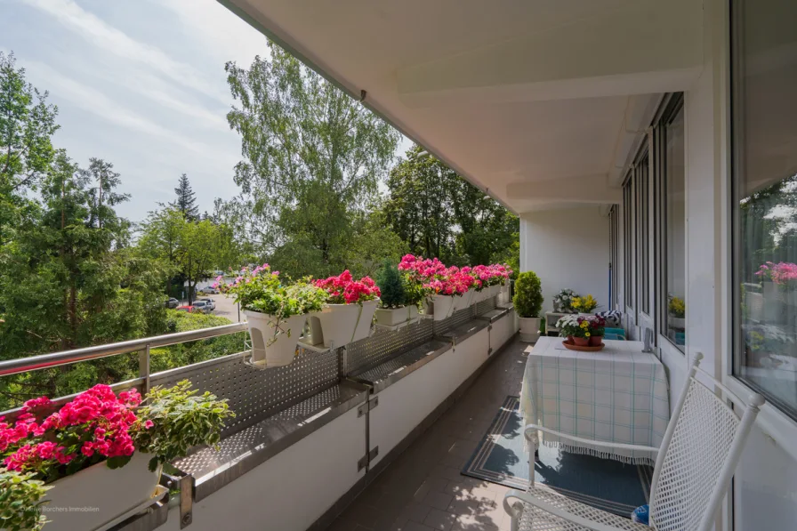 Balkon - Wohnung kaufen in Unterhaching - ***Heike Borchers Immobilien***Vermietete Wohnung mit großer Loggia***Kapitalanleger Willkommen***