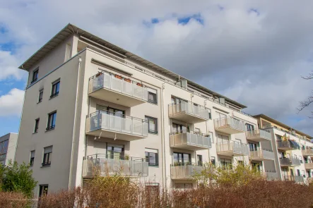 Ansicht Süd - Wohnung mieten in Unterhaching - ***Heike Borchers Immobilien**Das gute Gefühl hier zu Hause zu sein***Hier ist alles drin***