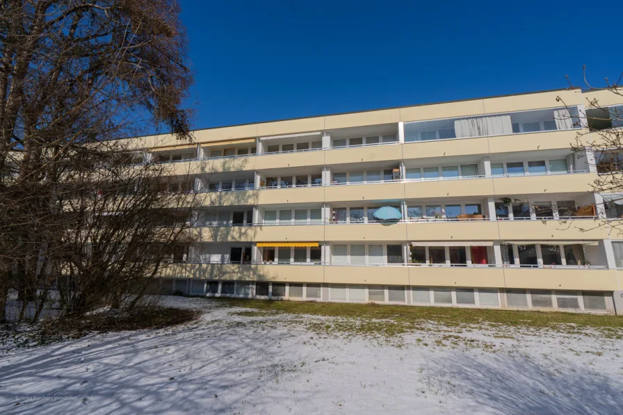 Ansicht Süd - Wohnung kaufen in Unterhaching / Fasanenpark - **Heike Borchers Immobilien**Freundlicher Grundriss zum Wohlfühlen mit Blick ins Grüne**Süd-Balkon**