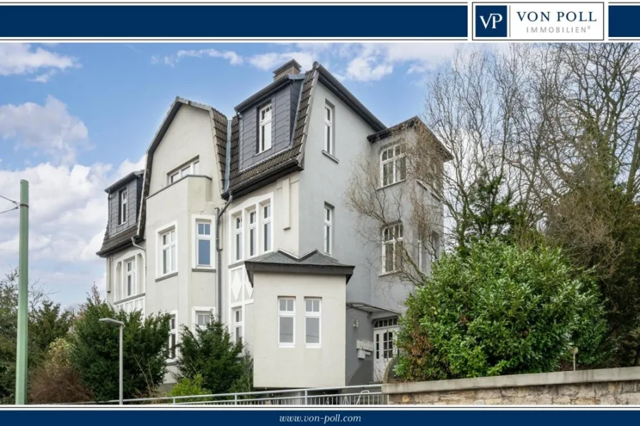 Titelbild - Wohnung kaufen in Bielefeld - Bielefeld-Brackwede: 4-Zimmer-Altbauwohnung mit ca. 101 m² WFL in einem historischen Stadthaus