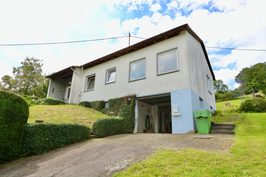 Gebäudeansicht - Haus kaufen in Gummersbach - Ihr Traumhaus in ländlicher Lage!