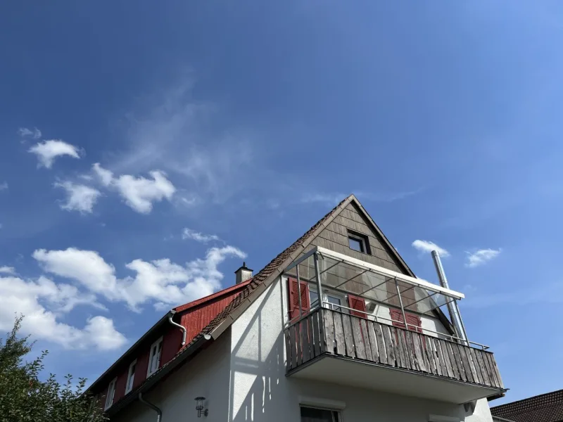  - Wohnung kaufen in Aidlingen - RESERVIERT: Hübsche DG-Wohnung in Zweifamilienhaus mit eigenem Gartenanteil und Balkon!